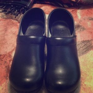 Like new Dansko clogs